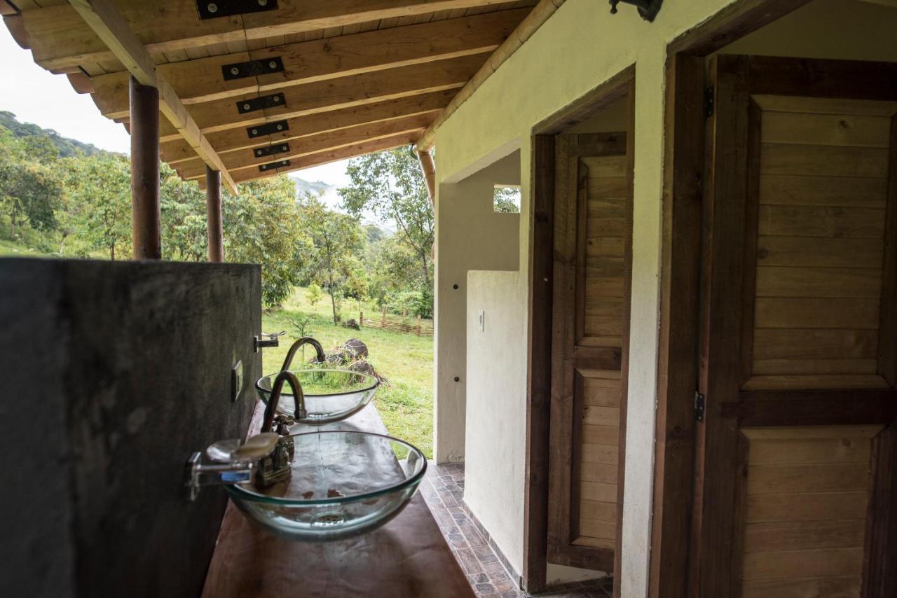 La Perla Negra - Black Pearl Eco Hostel San Rafael  Exteriör bild